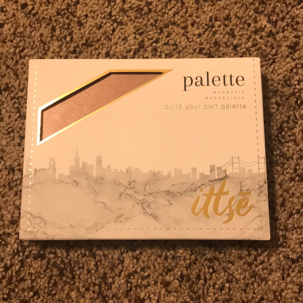 NWT Ittse rose gold magnetic palette